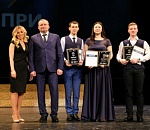 Игорь Мартынов вручил гран-при лучшему студенту страны