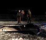 Под Астраханью иномарка ушла под лед: погибли двое мужчин