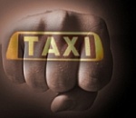 В Астрахани таксист ограбил и пытался задушить пассажирку