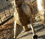 Астраханец, сделавший скульптуру Путина, дополнил композицию поросенком