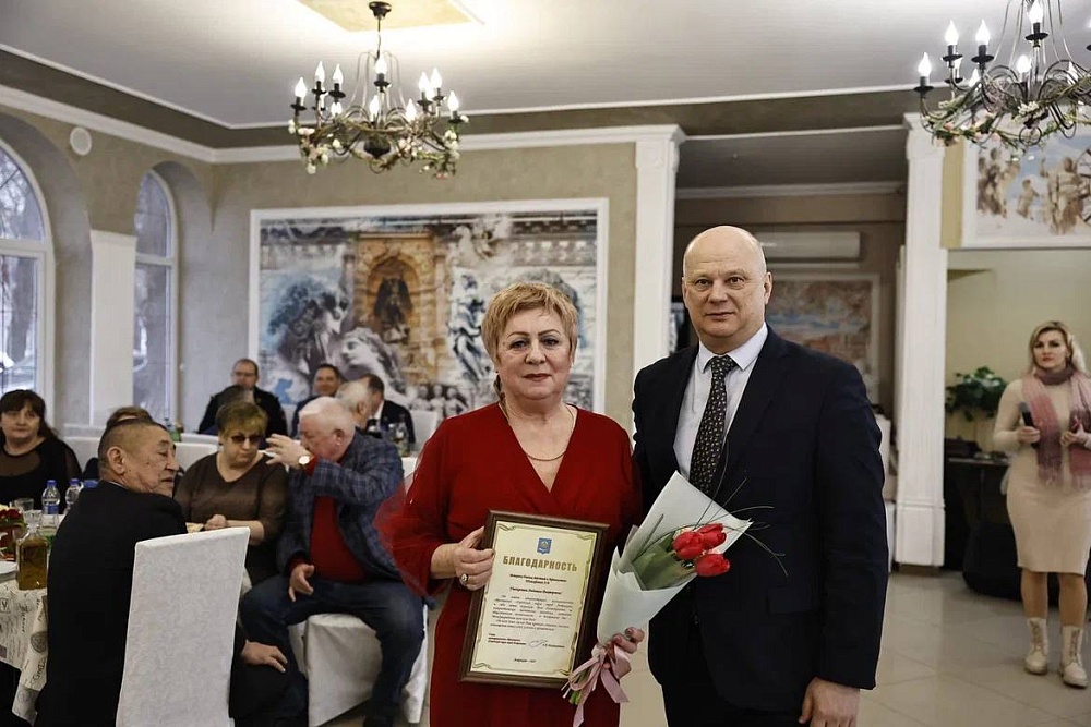 В преддверии 8 марта в Астрахани чествовали матерей и вдов погибших воинов