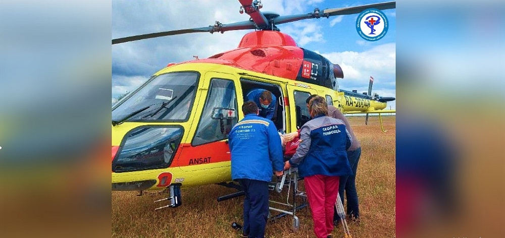 Воздушная скорая помощь спасла жизнь астраханскому ребенку-инвалиду и двум малышам