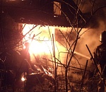 Вечером в степи под Астраханью огнеборцы сражались с крупным пожаром