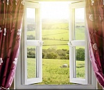 В Астрахани женщина "вышла" из окна, перепутав его с дверью