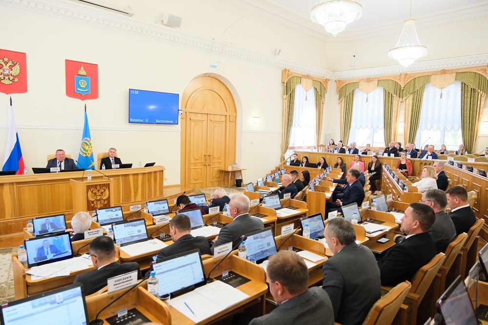 В Астраханской области внесли изменения в закон в поддержку семей, воспитывающих детей-инвалидов