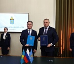 Власти Астрахани и Атырау рассмотрят возможность запуска центра приграничной торговли