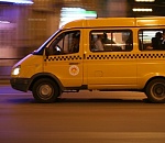 По Астрахани каталась маршрутка с открытыми дверьми