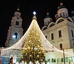  Застройщики – городу: главную новогоднюю ёлку Астрахани помогла установить «Искра»