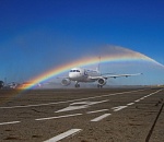 В астраханском аэропорту первый авиарейс до Екатеринбурга встретили водяной аркой