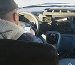 В Астрахани водитель маршрутки за рулем искал себе девушку на сайтах знакомств