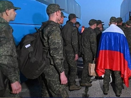 Двух астраханцев вернули на Родину из украинского плена