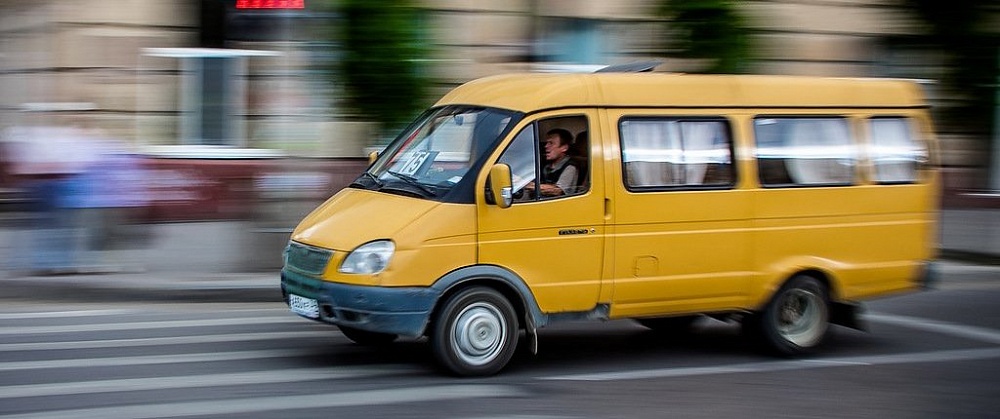 В Астрахани из-за нетерпеливого водителя пострадала 4-летняя пассажирка маршрутки