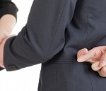 Астраханец пытался присвоить сотни тысяч рублей за «трудоустройство» знакомого 