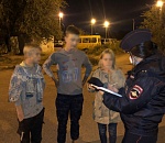 Полицейские поймали детей, гулявших в ночное время по Астрахани