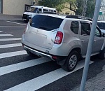 Астраханца наказали за парковку на зебре