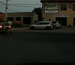 В Астрахани молодой велосипедист впечатался в иномарку. ВИДЕО