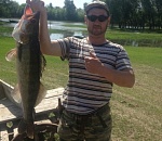 В сети астраханцы спорят о весе пойманного хищника