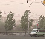 Поднимается ветер. Астраханцам рассказали, куда звонить в случае отключения электроэнергии