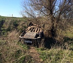 На астраханской трассе водитель, устроив ДТП, сбежал, бросив авто