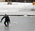 Игры с огнем. Двое астраханских подростков решили перейти Волгу по льду