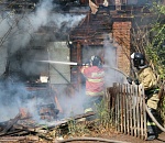 На Бакинской в Астрахани сгорел дом