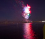 Кадры праздничного салюта в Астрахани, который увидели не все и понравился немногим