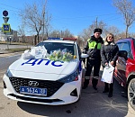 Астраханским автоледи напомнили о правилах пересечения ж/д переездов