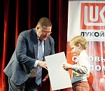 Астраханские нефтяники наградили юных участников эко-конкурса "Чистый взгляд-2020"