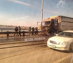 Кадры и причина самовозгорания МАЗа на Новом мосту в Астрахани