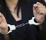 Бизнес-леди вогнала в долги и оставила на улице пожилую астраханку