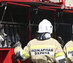 Серьезный пожар на Боевой в Астрахани, спасены 10 человек