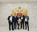 Врачу из Астрахани вручили благодарность за работу в прифронтовых госпиталях