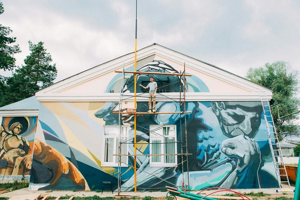 Здания Астрахани разрисуют мастера стрит-арта с других городов