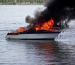 В Астрахани горели жилой дом, летняя кухня и моторная лодка