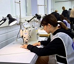 Астраханские студенты и преподаватели изготавливают для бойцов СВО балаклавы и медицинские сумки 