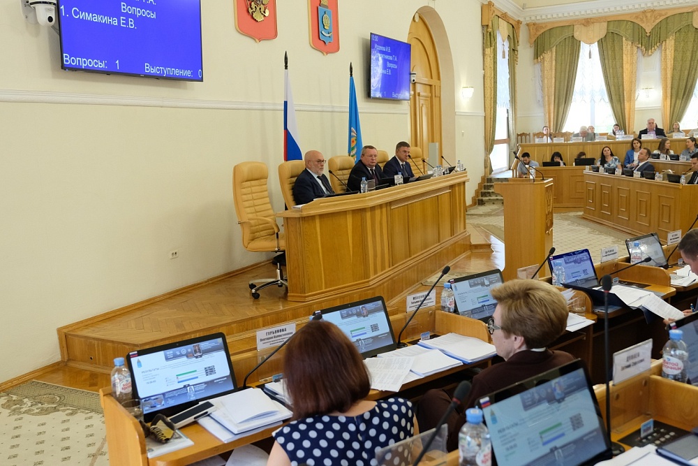 Новые меры поддержки участников СВО, их семей и гражданских командированных приняты в Астраханской области