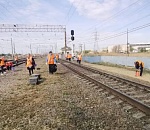 Рейд по выявлению несанкционированных свалок вблизи железнодорожных путей прошёл в Астрахани