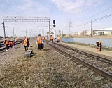 Рейд по выявлению несанкционированных свалок вблизи железнодорожных путей прошёл в Астрахани