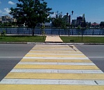 Астрахань: в истории с переходом, ведущим на газон, поставлена точка