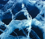 Астраханец погиб, катаясь на санках по тонкому льду