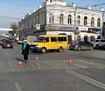 Астраханка, переходившая дорогу по всем правилам, попала под машину в центре города