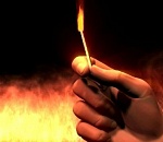 В Астрахани подожгли квартиру с людьми