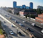 Внимание, фейк! В Астрахани на Новом мосту «вручают» повестки в армию