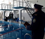 Директора астраханского спорткомплекса "Динамо" приговорили к 2,5 годам колонии за массовое отравление детей хлором в бассейне