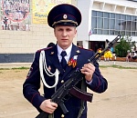 Астраханский полицейский спас от гибели ребенка