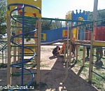 Хэппи-энд: в Ахтубинске жителям микрорайона, откуда демонтировали детскую площадку, поставят новую