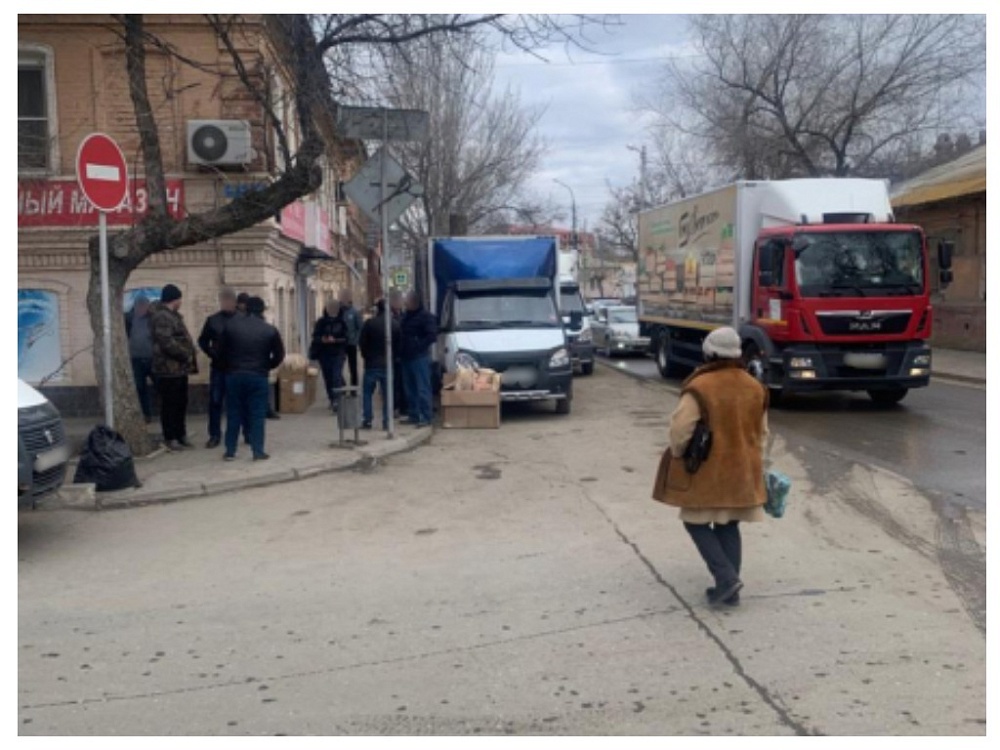 На Больших Исадах в Астрахани прошла облава на продавцов
