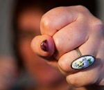 За что астраханка-депутат избивала ногами односельчанку?