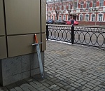 Фото дня: в Астрахани ищут богатыря, оставившего свой меч