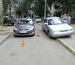 В Астрахани автоледи сбила ребенка во дворе дома